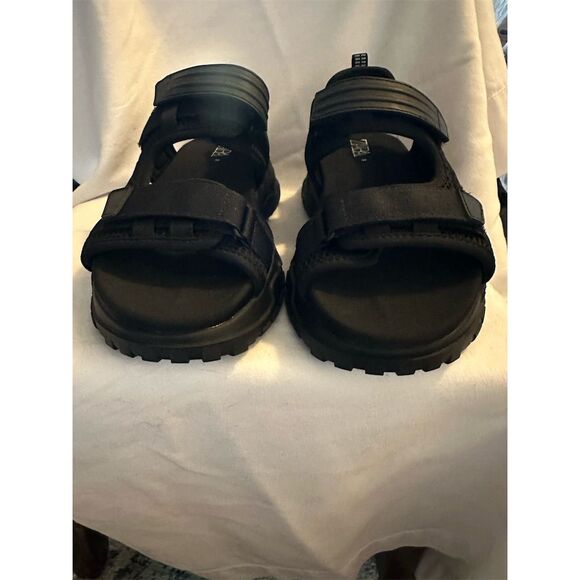 Zara Women's Sport Sandals Black Size 7.5 Chunky Sole Velcro Straps - Picture 2 of 7